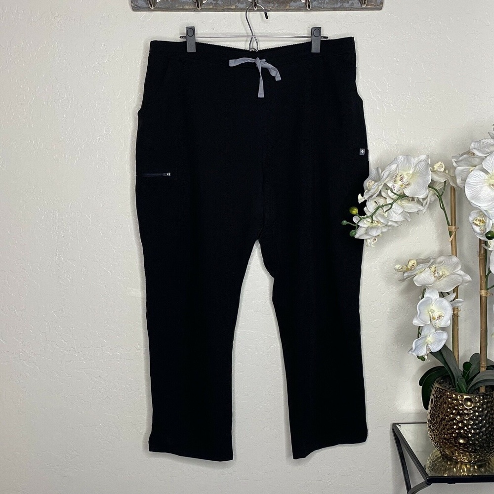 Figs Womens Kade Cargo Scrub Pants Black XL/P